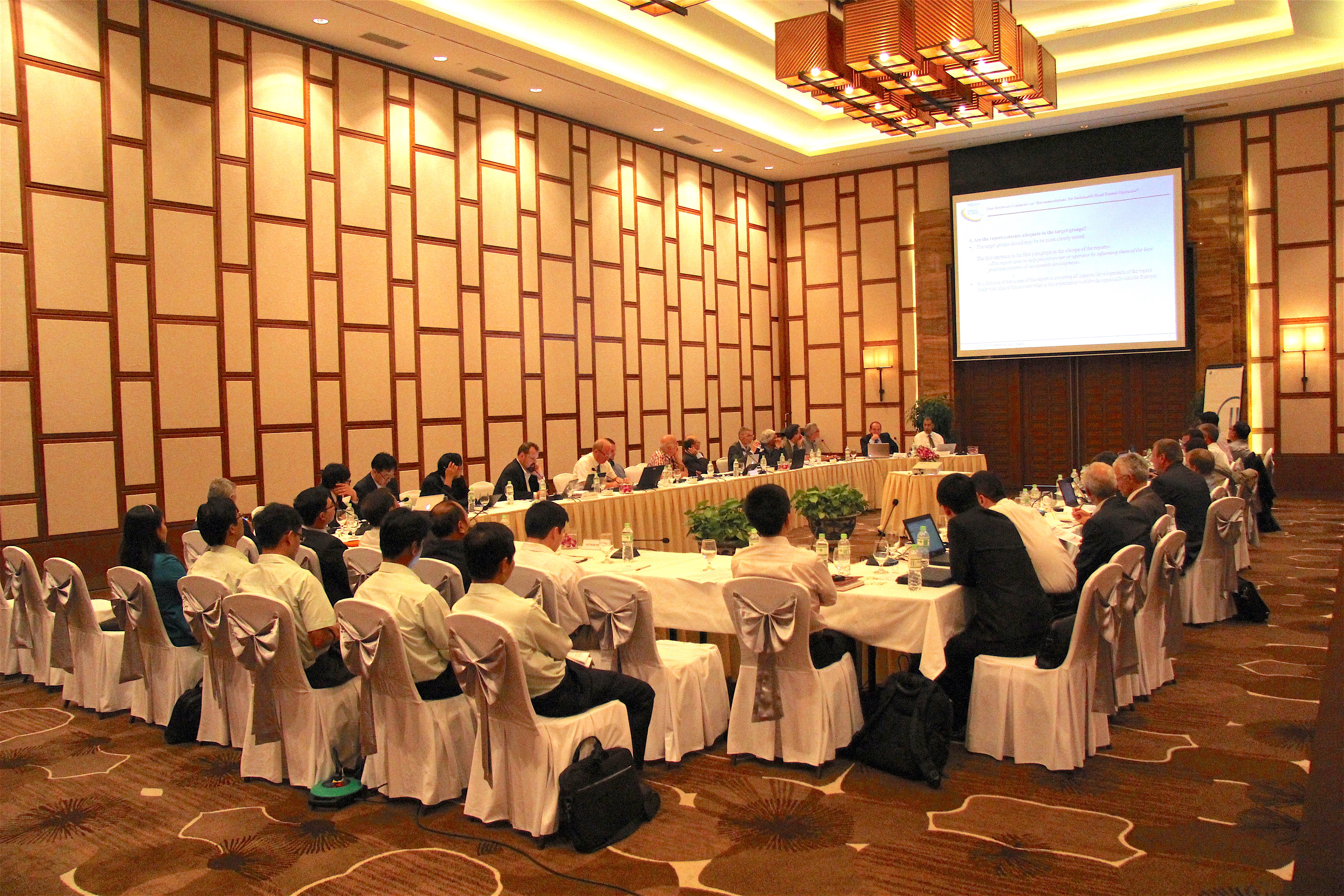 Reunión del Comité “Explotación de Túneles de Carretera” en Da Nang (Vietnam-octubre 2013)